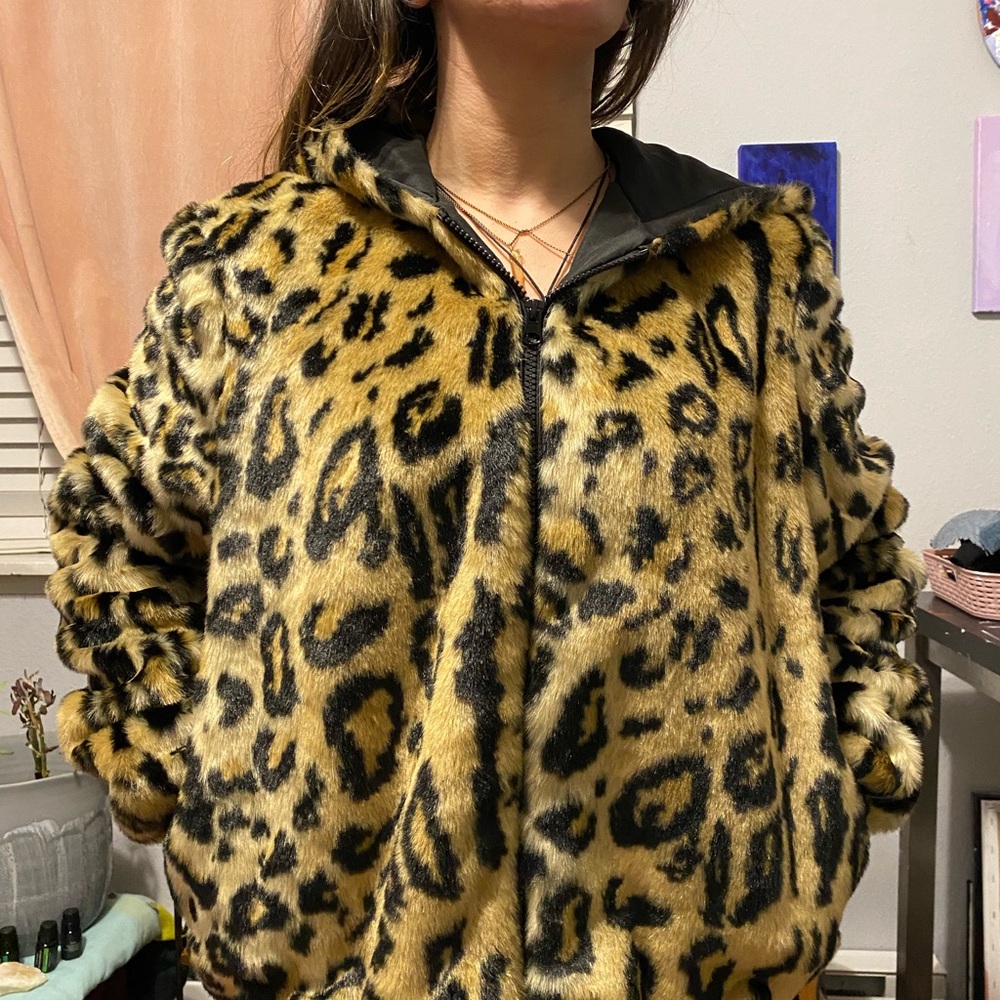 Cheetah Print Jacket Size L Forever 21 - image 4